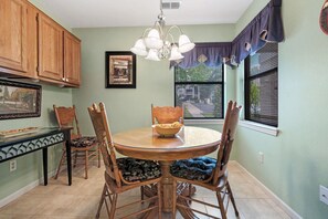Dining - Wimbledon Beauty | Cozy and Charming (Branson)
