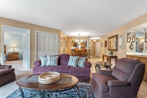 TV, fireplace, offices