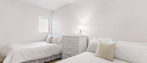 5 chambres, fer et planche à repasser, lit parapluie, Wi-Fi