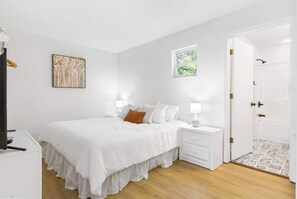 5 habitaciones, tabla de planchar con plancha, cuna de viaje y wifi 