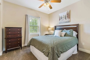 4 Schlafzimmer, Bügeleisen/Bügelbrett, Reisekinderbett, WLAN