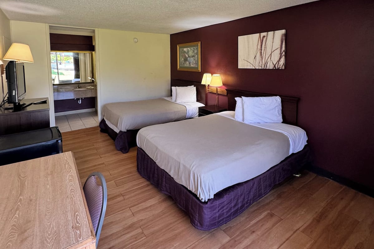 Desk, iron/ironing board, free WiFi, bed sheets