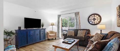 Télévision, lecteur de DVD, espaces bureaux