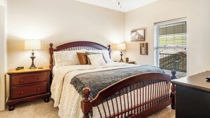 Unclassified image, 2 of 26, button - Sunset Daydream – Elegant Condo on Table Rock! (Branson)