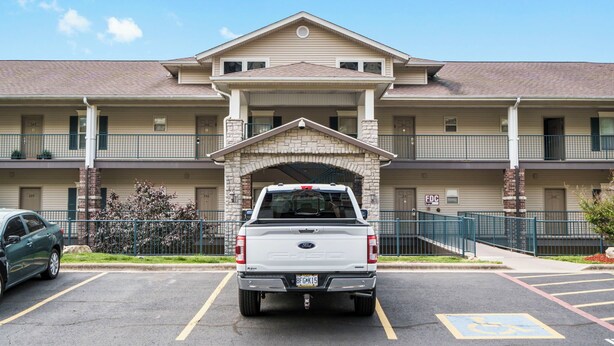 Unclassified image, 1 of 26, button - Sunset Daydream – Elegant Condo on Table Rock! (Branson)