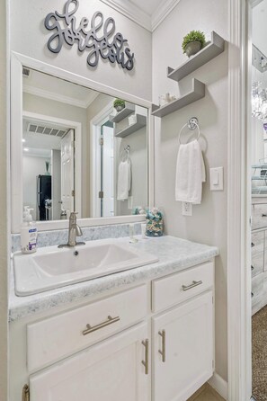 Shower, hair dryer, towels - Clubhouse Bungalow | Community Amenities (Branson)