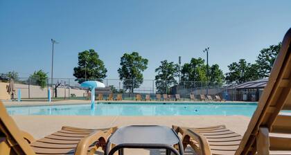 Clubhouse Bungalow | Community Amenities