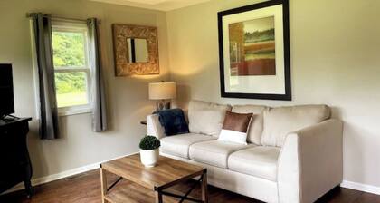 Cheerful 2 bedroom home close to Cave Run Lake