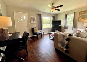 Living area - Cheerful 2 bedroom home close to Cave Run Lake
(Salt Lick)