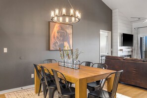 Dining - T Time Getaway | Overlooking Golf Views! (Branson West)