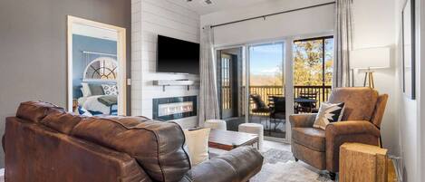 Télévision, cheminée