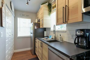 Fridge, microwave, oven, stovetop - Table Rock Lookout Duo | Spacious Balcony (Branson)