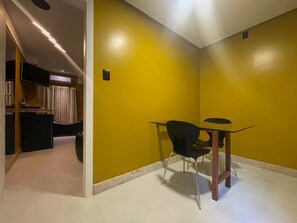 Televisión LCD 43 pulgadas con canales de televisión digitales