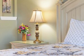 2 bedrooms, iron/ironing board, travel cot, WiFi