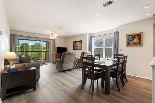 テレビ、書斎 / ワークスペース