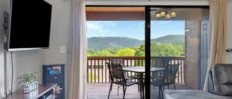 Televisión, chimenea