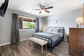 2 bedrooms, iron/ironing board, travel cot, WiFi - Grand View at the Pointe | Rolling Hills (Branson)