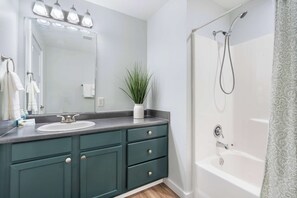 Douche, sèche-cheveux