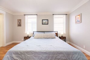 3 bedrooms, desk, iron/ironing board, free WiFi