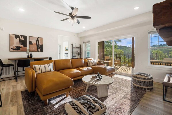 Televisie en een open haard