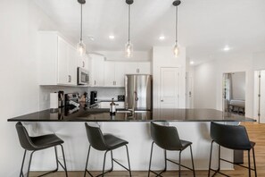 Fridge, microwave, oven, stovetop - *New* Lakeview Penthouse | Amenities Galore! (Branson)