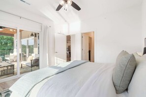 3 slaapkamers, een strijkplank/strijkijzer, reisbedje, wifi