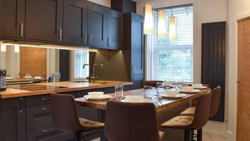 Dishwasher, highchair