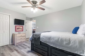 2 bedrooms, iron/ironing board, travel cot, WiFi