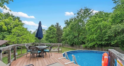 The Cozy Cottage Getaway | Private Pool & Hot Tub
