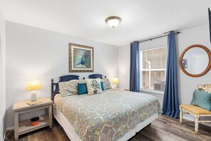3 bedrooms, iron/ironing board, travel cot, WiFi - Family-Friendly Retreat – Enviable Location! (Branson)