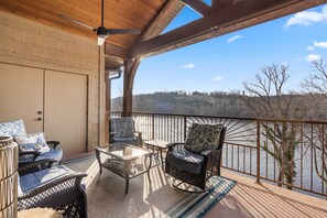 Terrace/patio - Penthouse 7 on Taneycomo – Chic Waterfront Condo! (Branson)