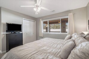 2 bedrooms, iron/ironing board, travel cot, WiFi