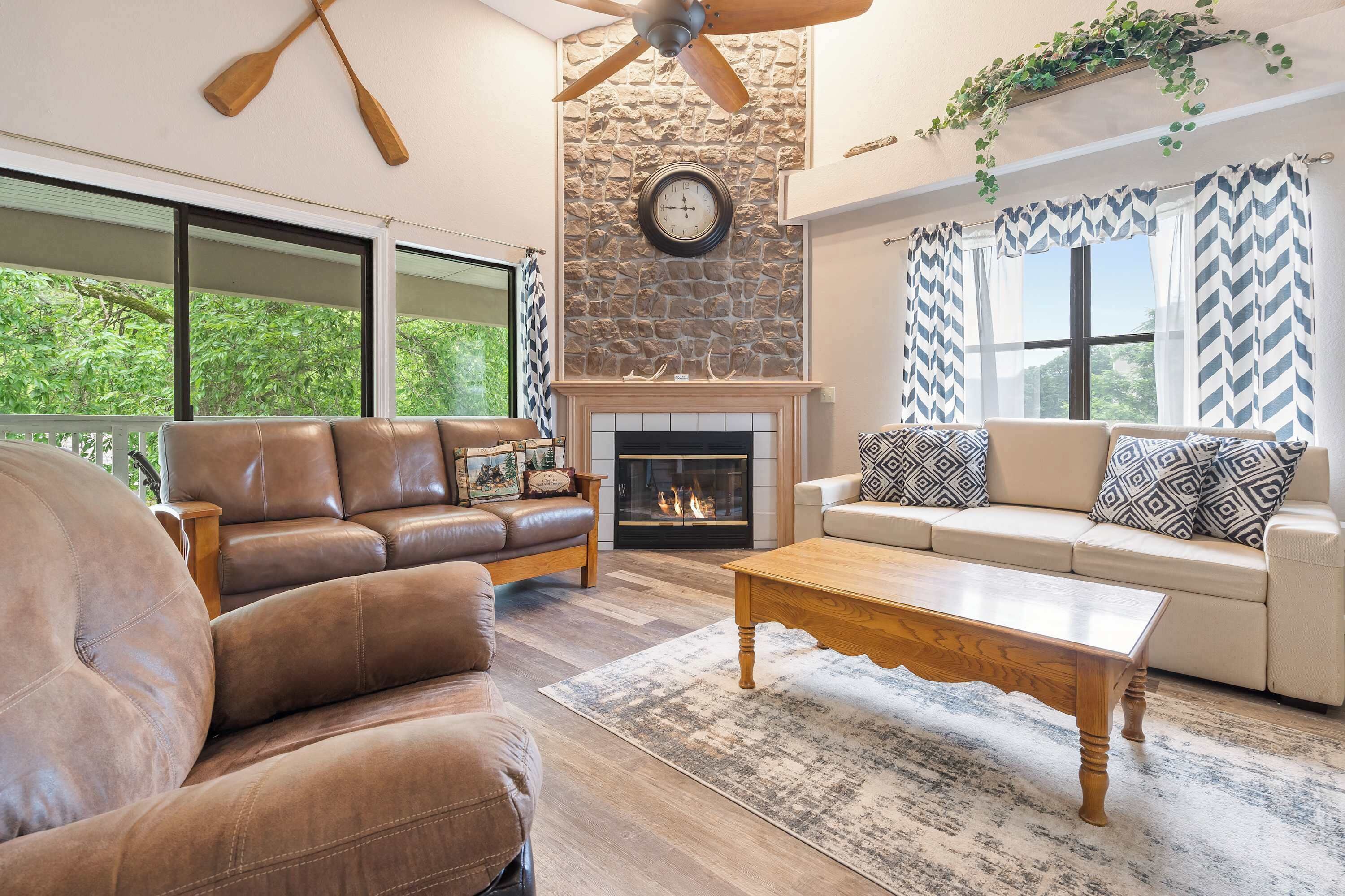 TV, fireplace, offices