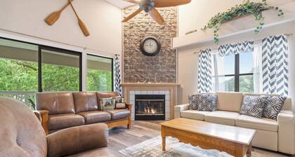 An Un-Fore-Gettable Time | Shared Pool & Near Lake