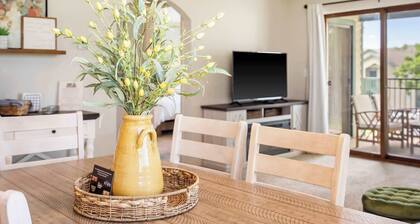 Branson Cozy Bungalow in Premier Location!