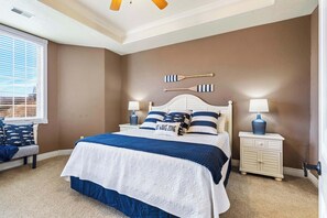2 bedrooms, iron/ironing board, travel cot, WiFi - Cliffside Lake Retreat – 2 BDR, Walk to Table Rock (Branson)