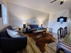 Living area - A-Frame Cabin - Near Cave Run Lake & Marina - Cabin #1 (Morehead)