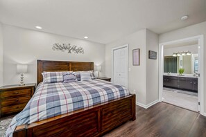 2 chambres, fer et planche à repasser, lit de bébé portatif, Wi-Fi