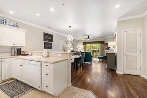 Interior - Kings Hideaway | Near DT! (Branson)