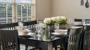 Dining - Birdie Lane Beauty – Golf, Pools, Gym, & More! (Branson West)