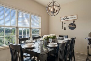Dining - Birdie Lane Beauty – Golf, Pools, Gym, & More! (Branson West)