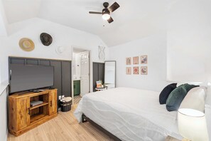 2 عدّة غرف نوم ومكواة/لوح كي وسرير سفر وواي فاي