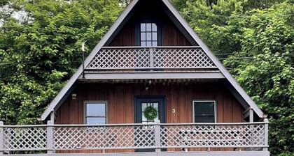 2 Bed, 1 Bath A-Frame Cabin by Cave Run Lake