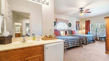 3 bedrooms, iron/ironing board, travel crib, WiFi