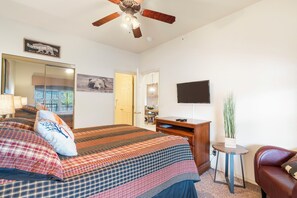 3 bedrooms, iron/ironing board, travel cot, WiFi - Whippoorwill Woods – 3 BDR w/ Tons of Amenities! (Branson West)