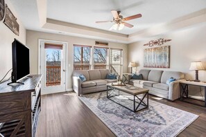 Televisio, DVD-soitin, työhuone