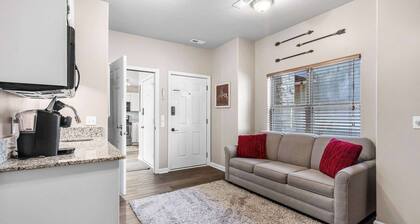 Oak Lane Escape - Branson - Resort Condo on Golf Course w/ Endless Amenities