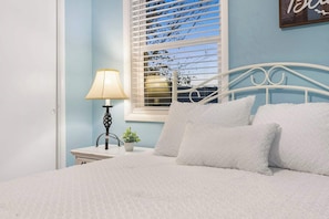 3 bedrooms, iron/ironing board, travel cot, WiFi - Abby's Place | Close to attractions (Branson)