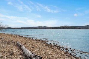 Beach - Lakefront Sanctuary II at Indian Point (Branson)