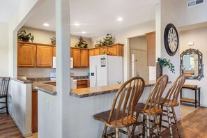 Interior - Rest Nest in the Heart of Ozark's Nature! (Branson West)
